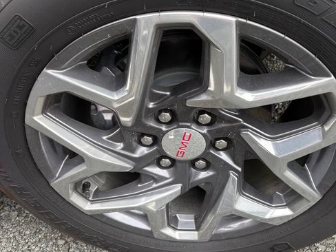 Used 2026 GMC Sierra 1500 SLT w/ SLT Premium Package AWD/4WD image 10