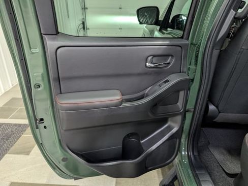 Used 2025 Nissan Frontier PRO-4X w/ Pro Convenience Package AWD/4WD image 9