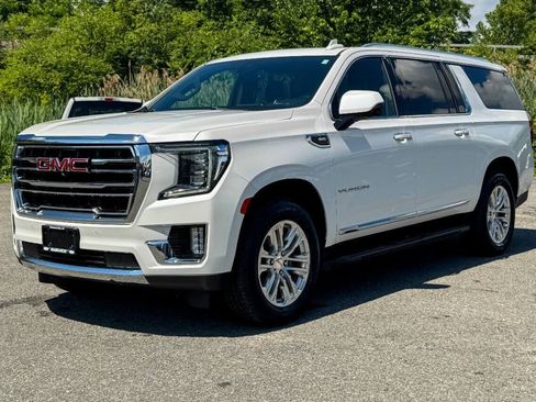 Used 2022 GMC Yukon XL SLT w/ SLT Premium Package AWD/4WD image 7