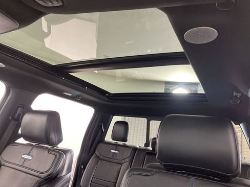 Used 2024 Ford F150 Platinum image 19