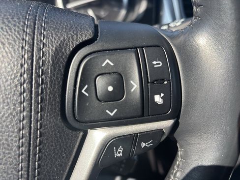 Certified 2017 Toyota Highlander Limited image 13