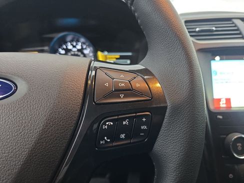 Used 2018 Ford Explorer XLT w/ Equipment Group 202A image 23