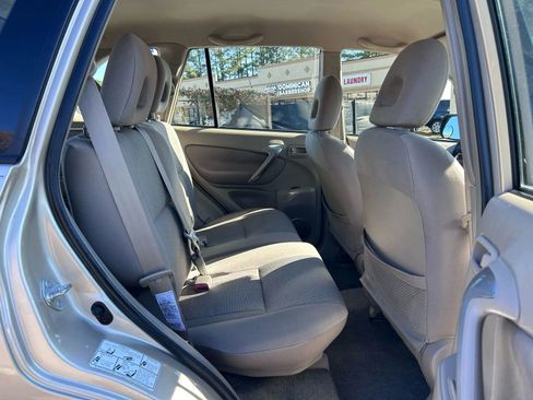 Used 2004 Toyota RAV4 4WD image 12
