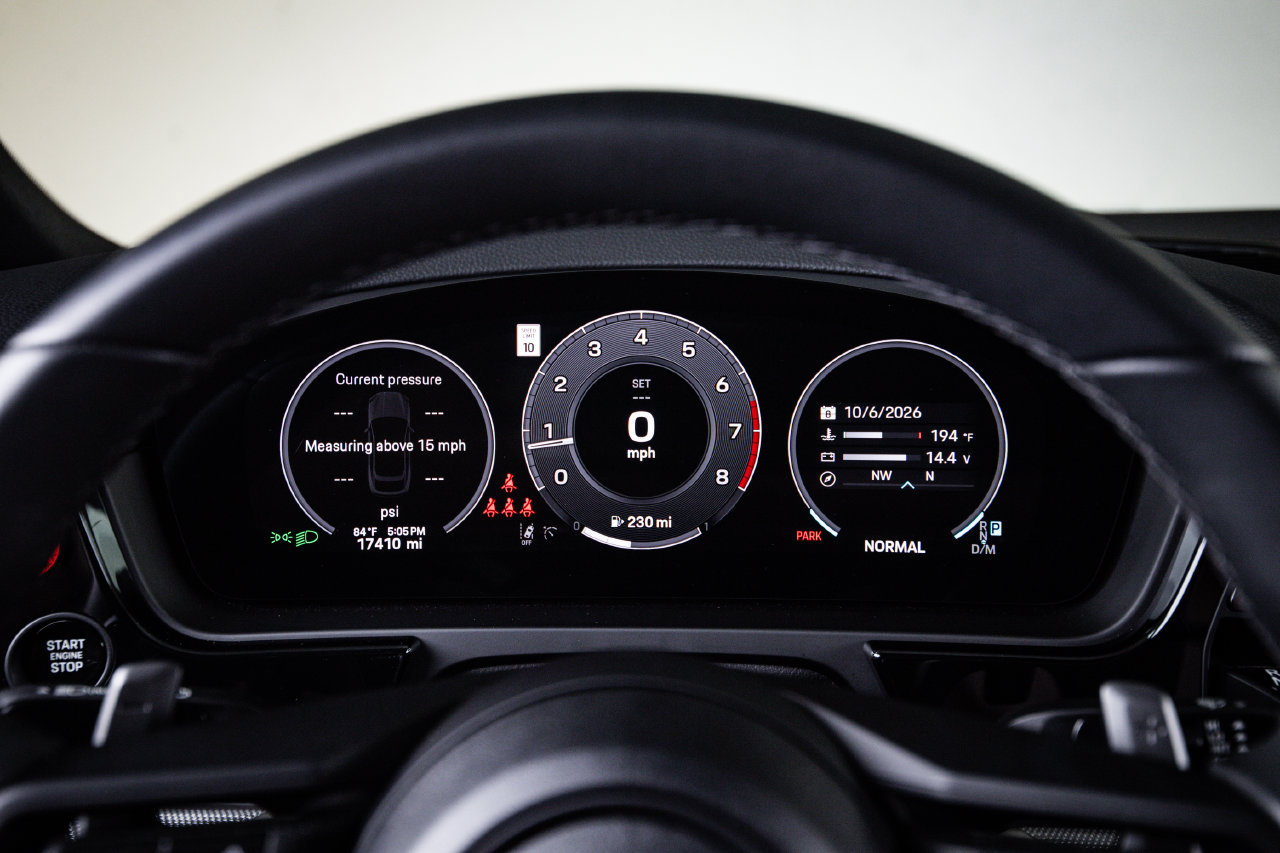 Certified 2025 Porsche Cayenne Coupe AWD/4WD image 15