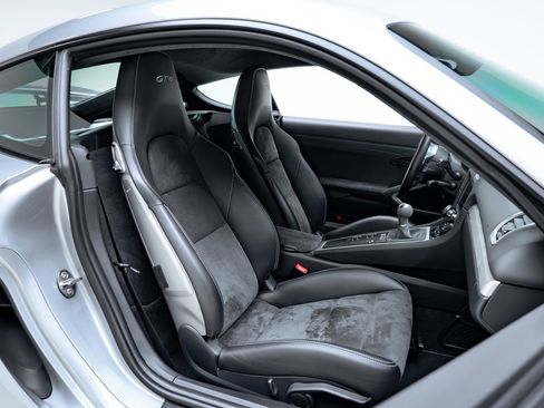 Used 2016 Porsche Cayman GT4 image 20