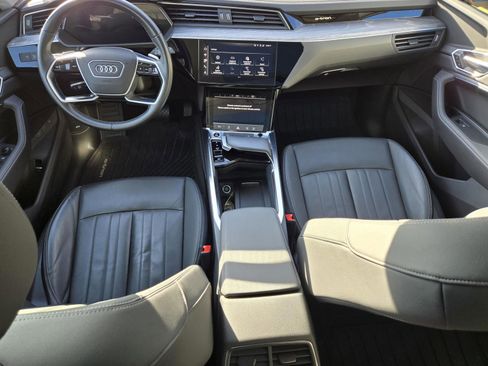 Used 2022 Audi e-tron Premium image 12