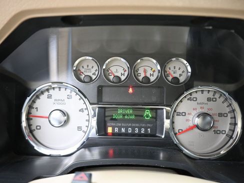 Used 2010 Ford F250 Lariat image 14