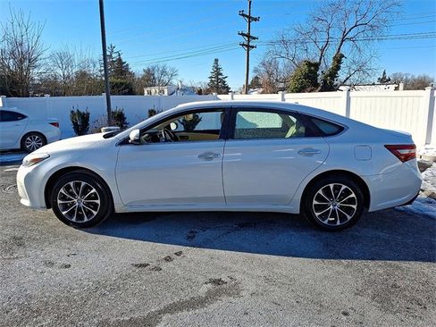 Used 2018 Toyota Avalon XLE Plus image 4