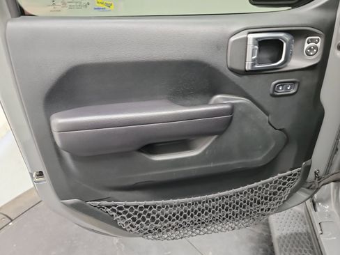 Used 2018 Jeep Wrangler Unlimited Sport S AWD/4WD image 13
