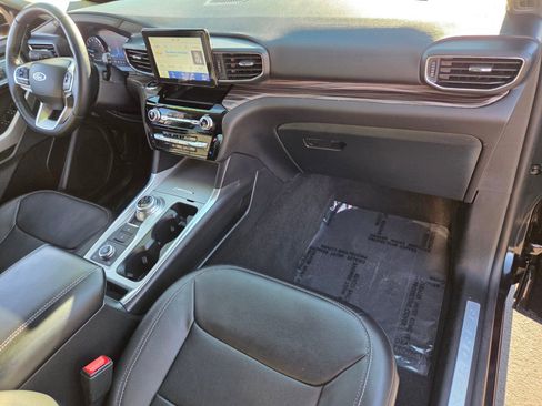 Certified 2024 Ford Explorer Limited w/ Equipment Group 301A image 18