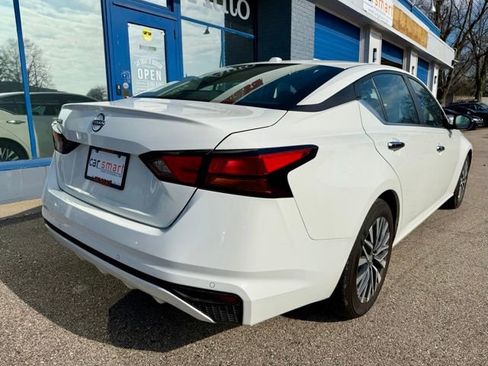 Used 2025 Nissan Altima 2.5 SV FWD image 8