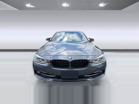 Used 2018 BMW 330i xDrive Sedan w/ Convenience Package AWD/4WD image 5