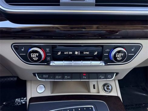 Used 2018 Audi Q5 2.0T Premium Plus w/ Premium Plus Package image 19