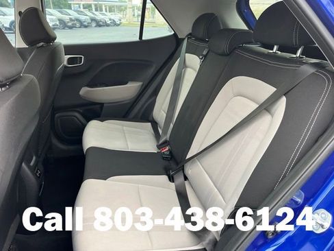 Used 2024 Hyundai Venue SEL FWD image 12