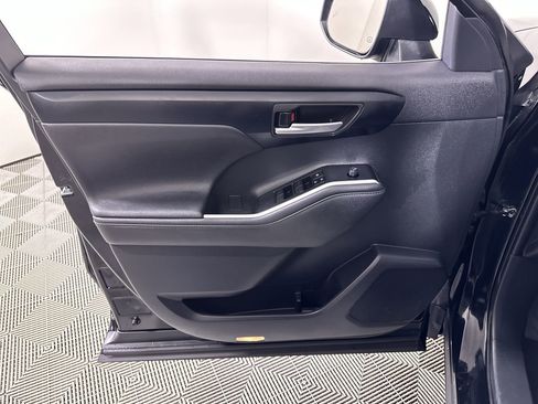 Used 2023 Toyota Highlander XLE image 59