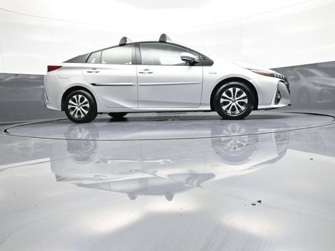 Certified 2020 Toyota Prius Prime Limited FWD image 27