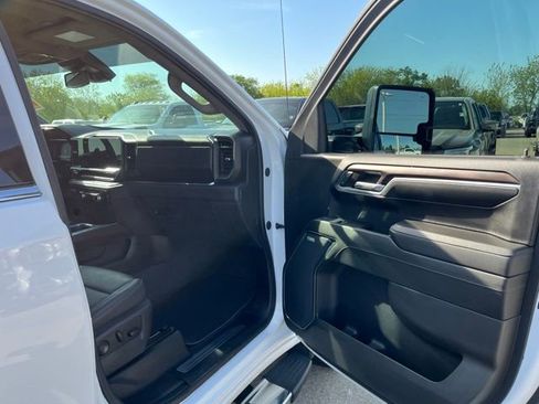 Used 2024 GMC Sierra 1500 SLT w/ SLT Premium Plus Package AWD/4WD image 14