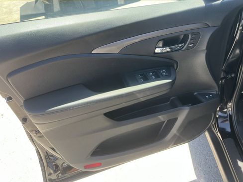 Used 2022 Honda Pilot Black Edition image 23