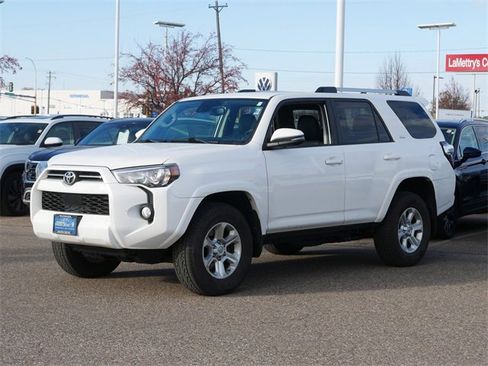 Used 2020 Toyota 4Runner Limited image 3