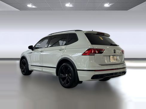 Used 2023 Volkswagen Tiguan SE R-Line FWD image 3