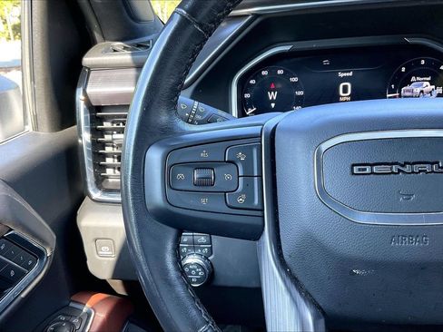 Used 2024 GMC Sierra 2500 Denali Ultimate AWD/4WD image 32