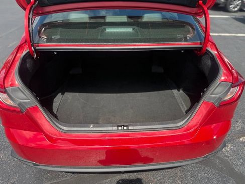 Used 2025 Toyota Camry SE FWD image 16