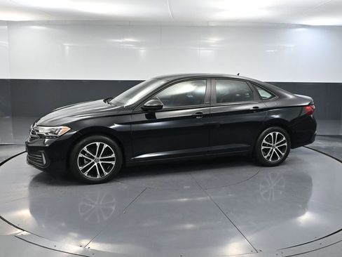 Used 2023 Volkswagen Jetta Sport image 10