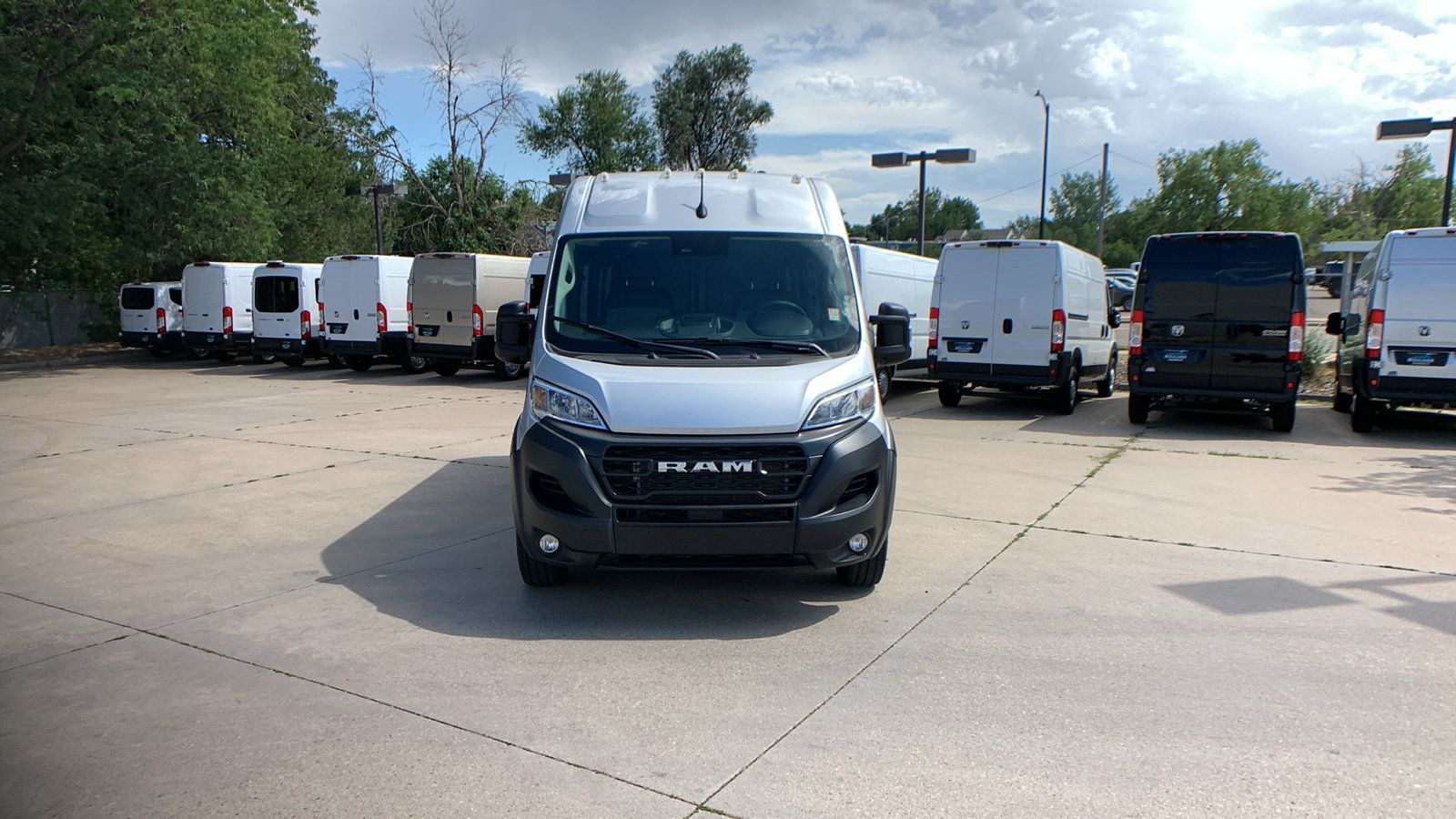 Used 2024 RAM ProMaster 2500 w/ Convenience Group FWD image 8