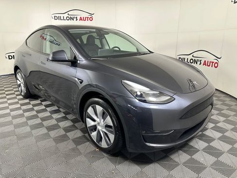 Used 2024 Tesla Model Y Long Range AWD/4WD image 14