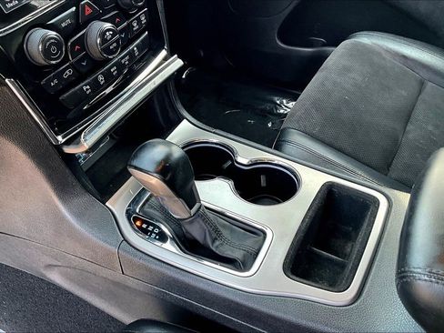 Used 2021 Jeep Grand Cherokee Laredo X image 14