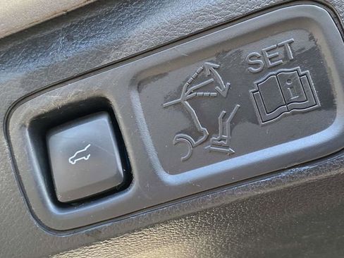 Used 2021 Ford Expedition Limited image 15