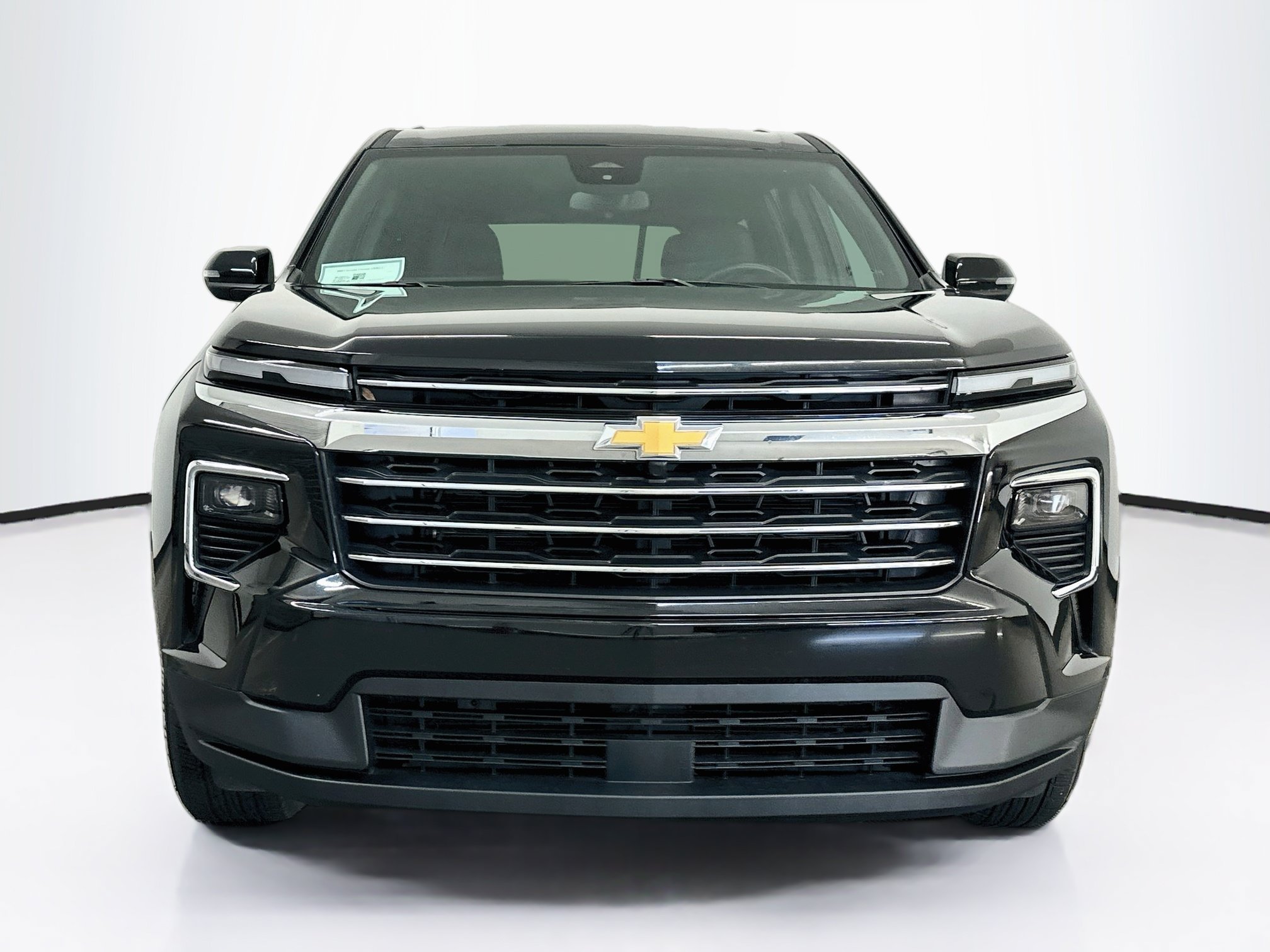 Used 2025 Chevrolet Traverse LT AWD/4WD image 2