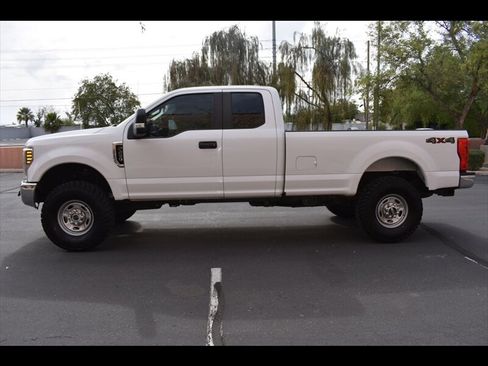 Used 2019 Ford F250 XL w/ XL Value Package AWD/4WD image 4