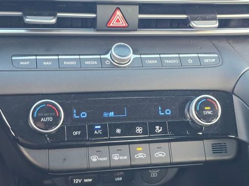 Used 2024 Hyundai Elantra SEL FWD image 22