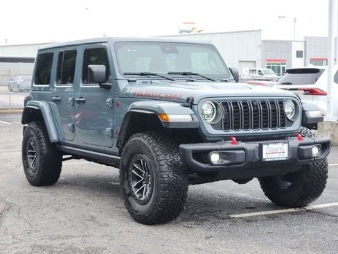 Used 2024 Jeep Wrangler Unlimited Rubicon image 2