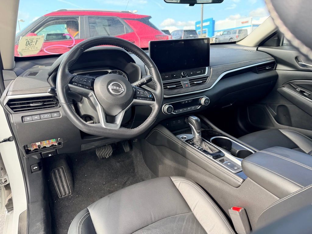 Used 2023 Nissan Altima 2.5 SL AWD/4WD image 2