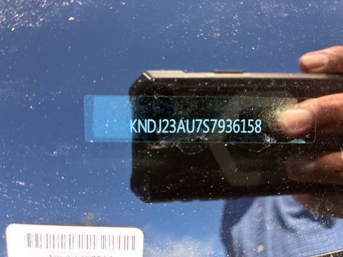Used 2025 Kia Soul LX w/ LX Technology Package FWD image 22