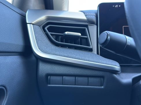 New 2025 Nissan Kicks SV w/ SV Premium Package image 26