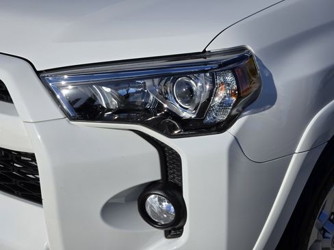 Used 2019 Toyota 4Runner SR5 Premium image 12