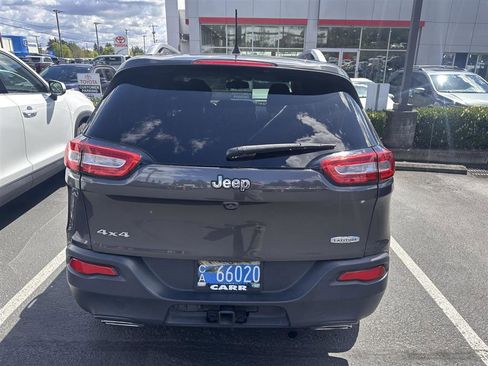 Used 2016 Jeep Cherokee Latitude w/ Cold Weather Group image 3