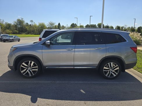 Used 2017 Honda Pilot Elite image 6