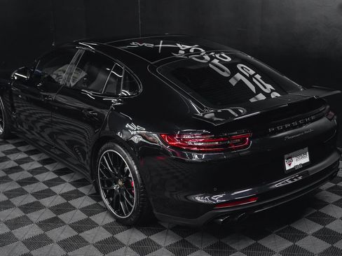 Used 2018 Porsche Panamera Turbo image 33