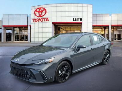 Used 2025 Toyota Camry SE w/ Multimedia Upgrade Package