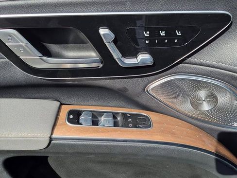 Certified 2023 Mercedes-Benz EQS 580 4MATIC SUV image 11