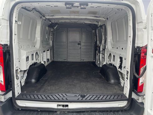 Used 2015 Ford Transit 250 130 Low Roof image 15