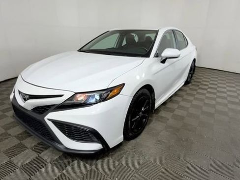 Used 2024 Toyota Camry SE FWD image 12