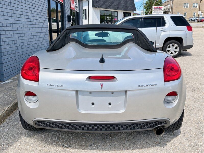Used 2008 Pontiac Solstice Convertible w/ Premium Package RWD image 3
