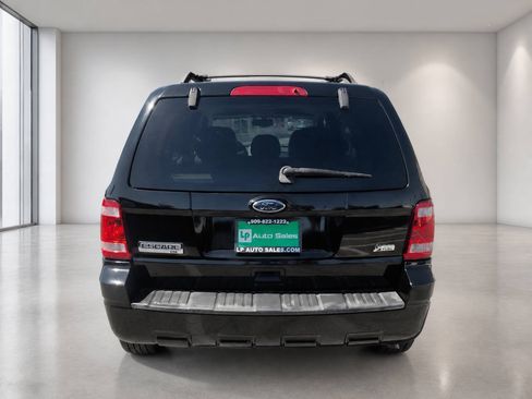 Used 2010 Ford Escape XLT FWD image 4