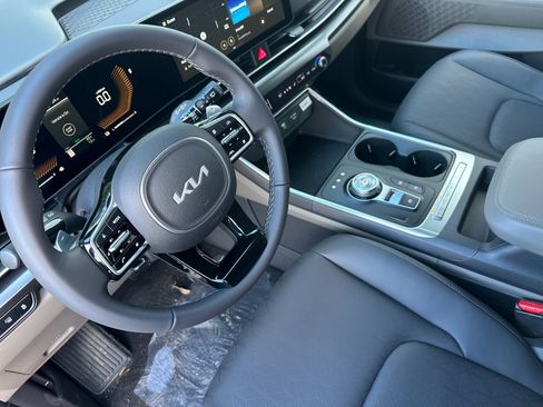 New 2026 Kia Carnival LXS image 10