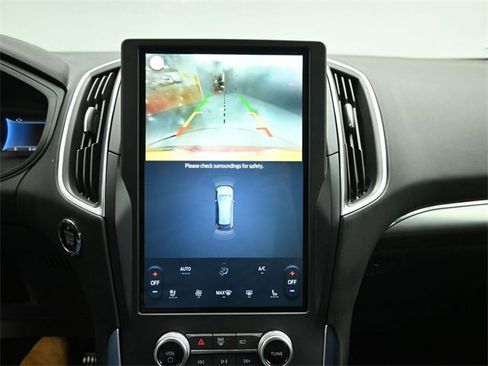 Certified 2024 Ford Edge Titanium image 12